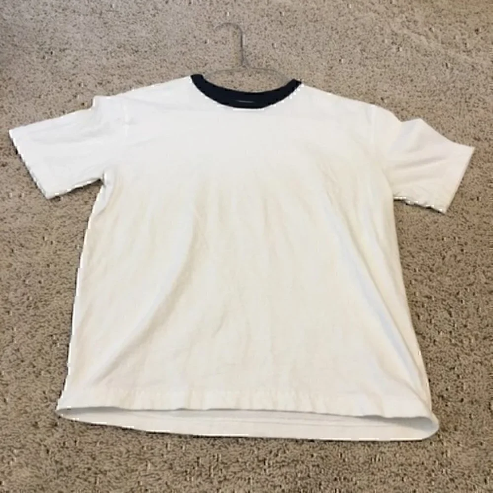 GAP boys size medium blue collar white T-shirt